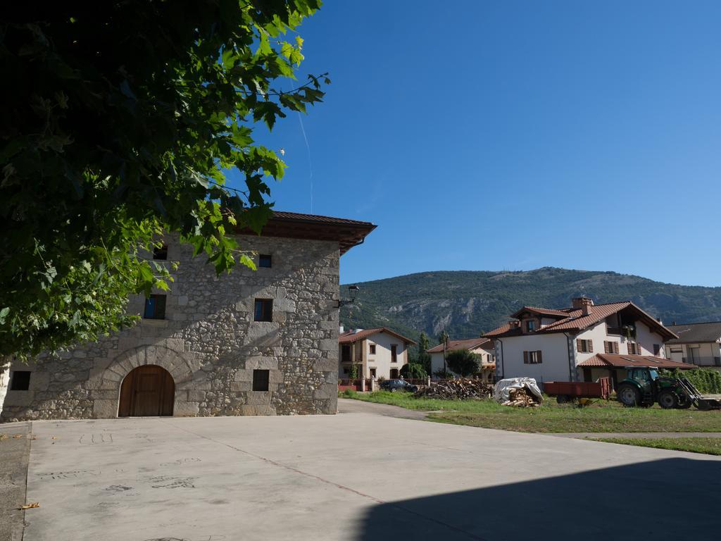 Casa Rural Martxoenea Landetxea Hotel Arruazu Екстериор снимка