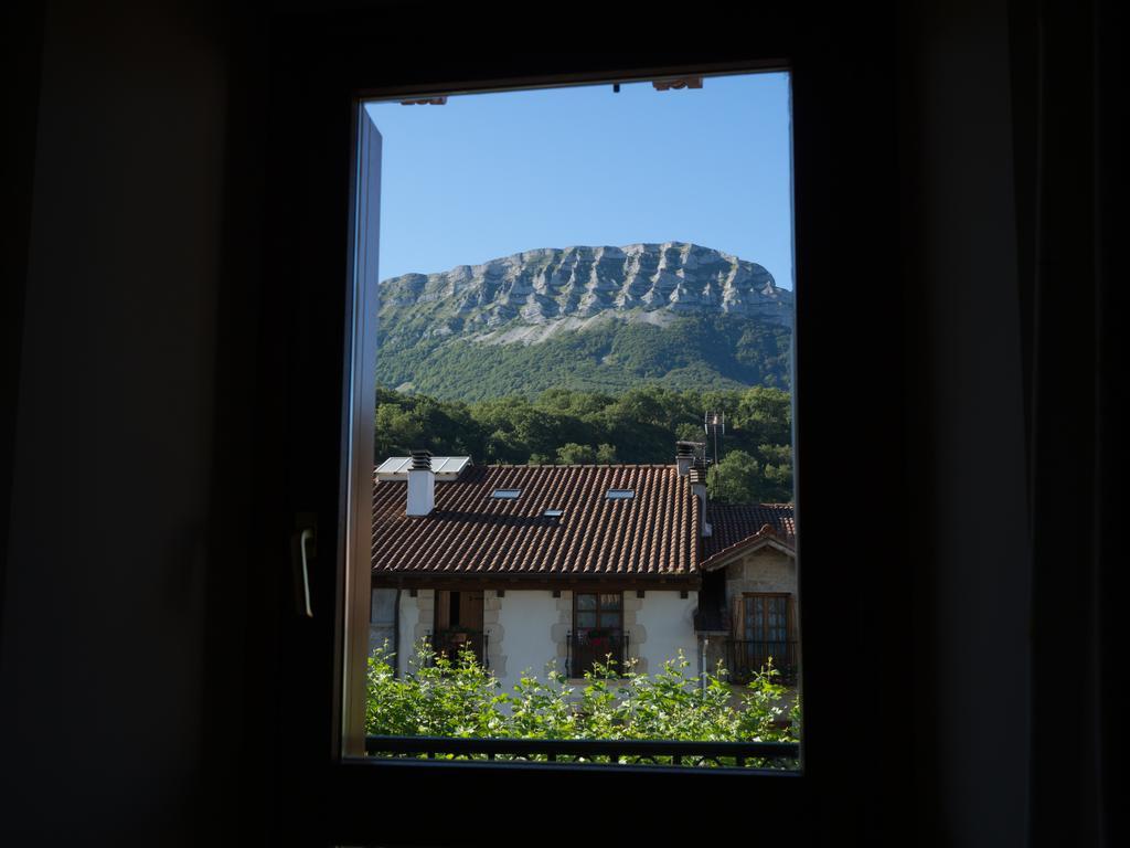 Casa Rural Martxoenea Landetxea Hotel Arruazu Екстериор снимка