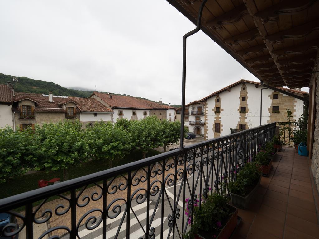 Casa Rural Martxoenea Landetxea Hotel Arruazu Екстериор снимка
